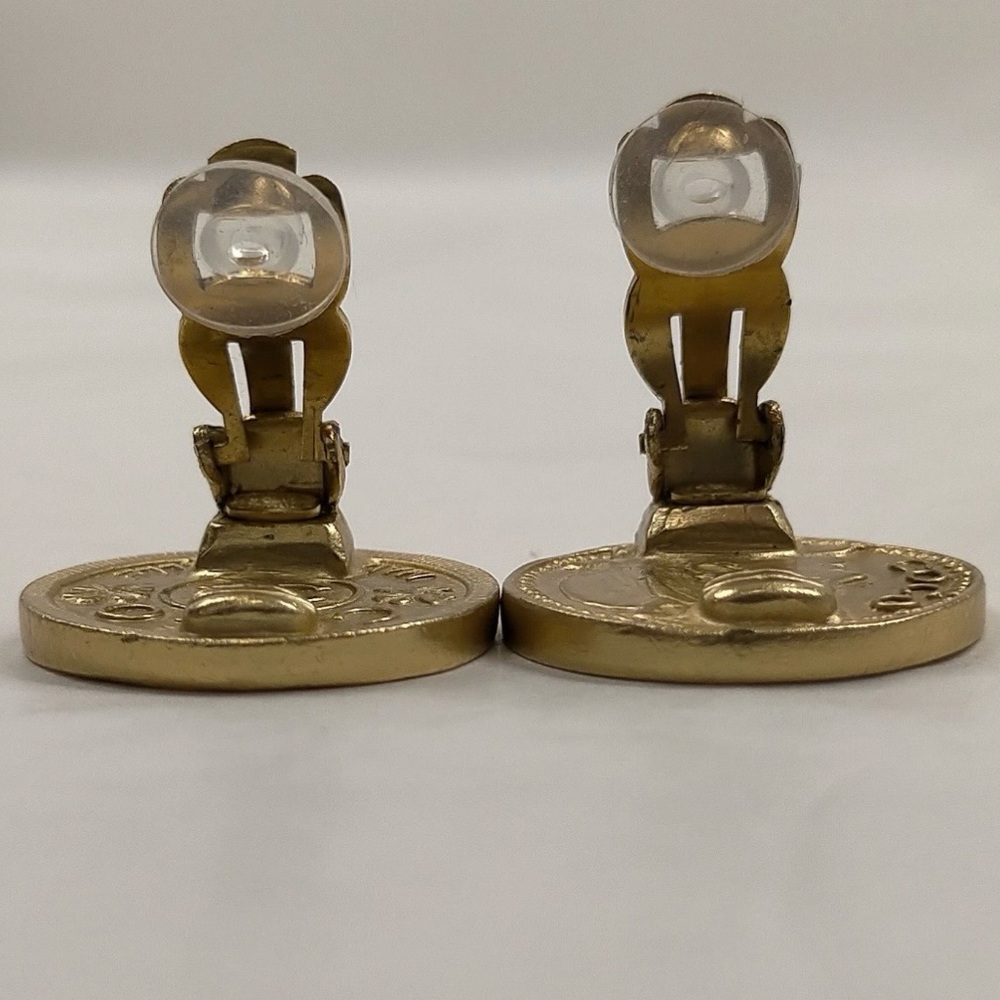 ❌SOLD❌Chanel Coin Earrings - Picture 4 of 10